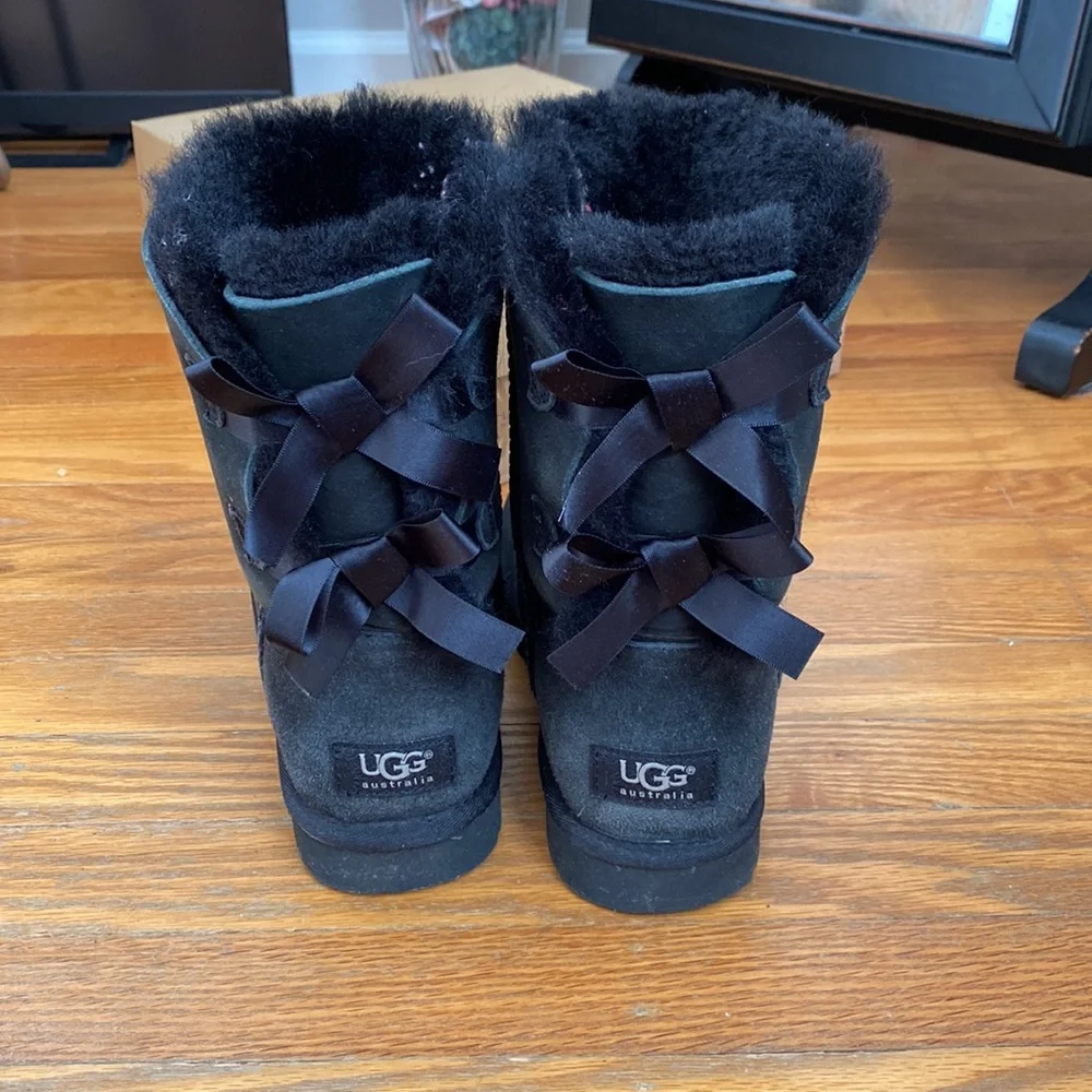 Black Bailey Bow Ugg Boots Medium Height - Worn - Picture 1 of 8